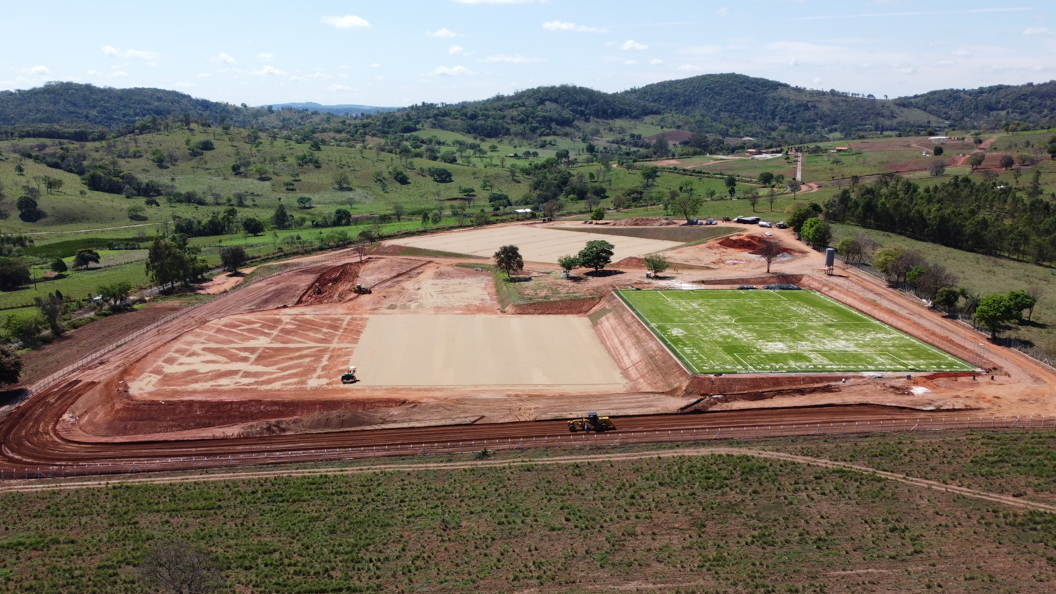Vista aérea da obra do CT Inter de Minas em junho de 2026